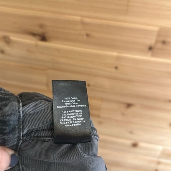 Tna Aritzia Size XSmall Dark Camo Camouflage Print Jogger Pants - Picture 12 of 12